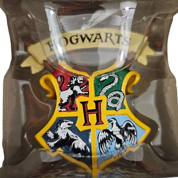 Hallmark Ornaments Wizarding World Harry Potter Hogwarts Crest Holiday Ornament - Picture 10 of 11